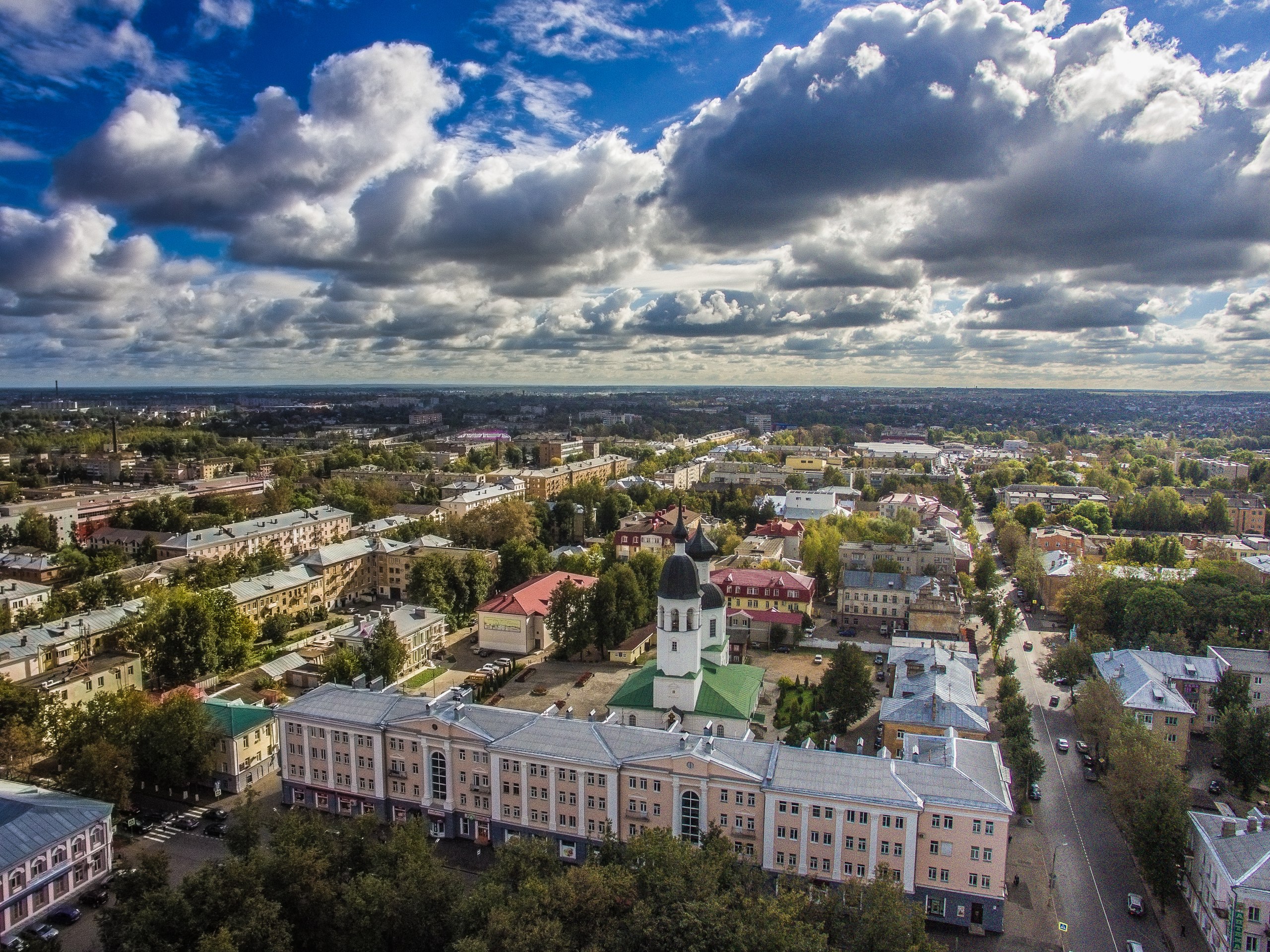 Города великих лук. Город Великие Луки. Великие Луки Псковская область. Великие Луки исторический центр. Великие Луки население.