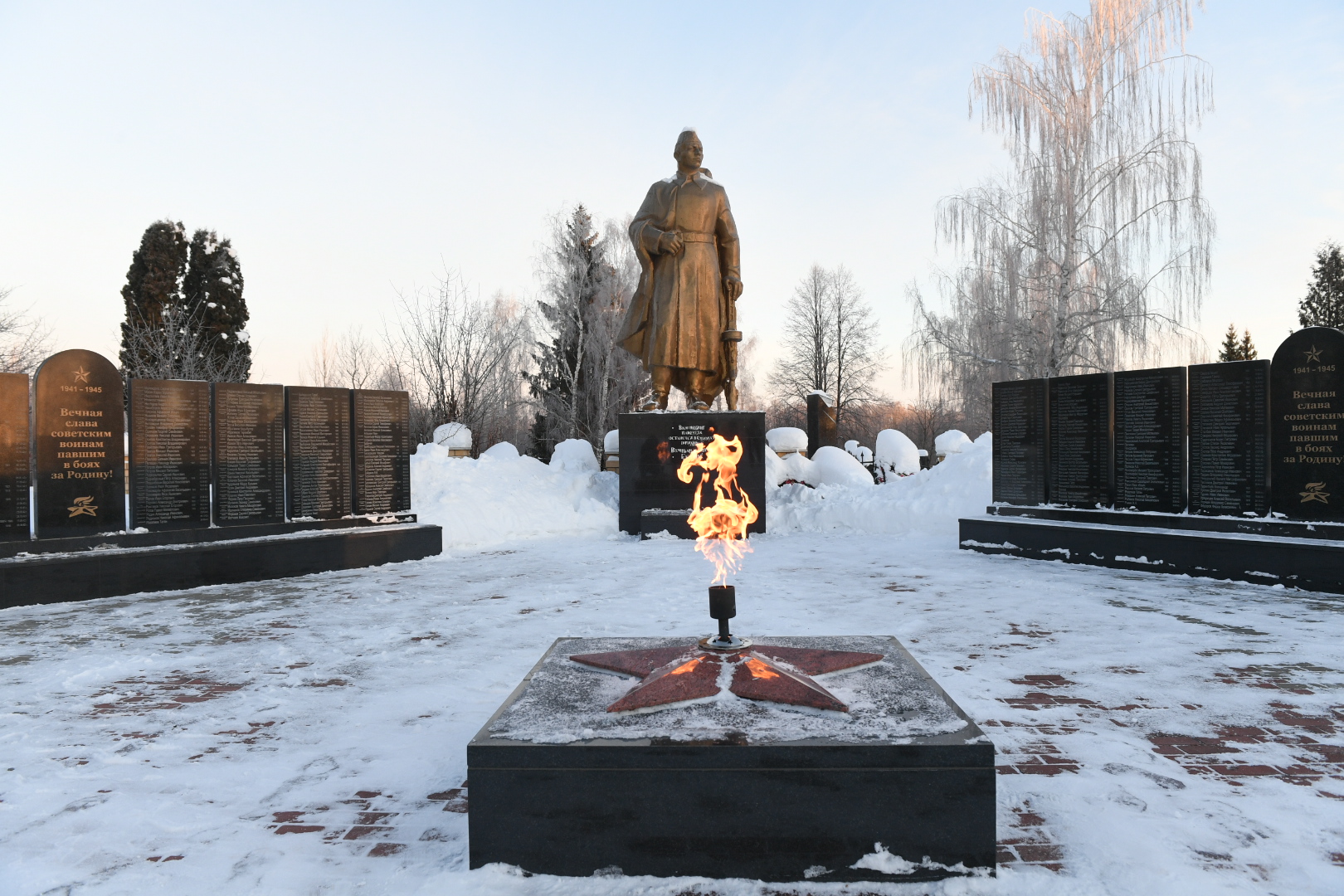 Погибающая тверская область. Мемориальный комплекс в Тверской области. Мемориальный комплекс ВОВ Тверь. Памятники Великой Отечественной войны в Тверской области. Мемориалы и памятники Великой Отечественной войны Тверская область.