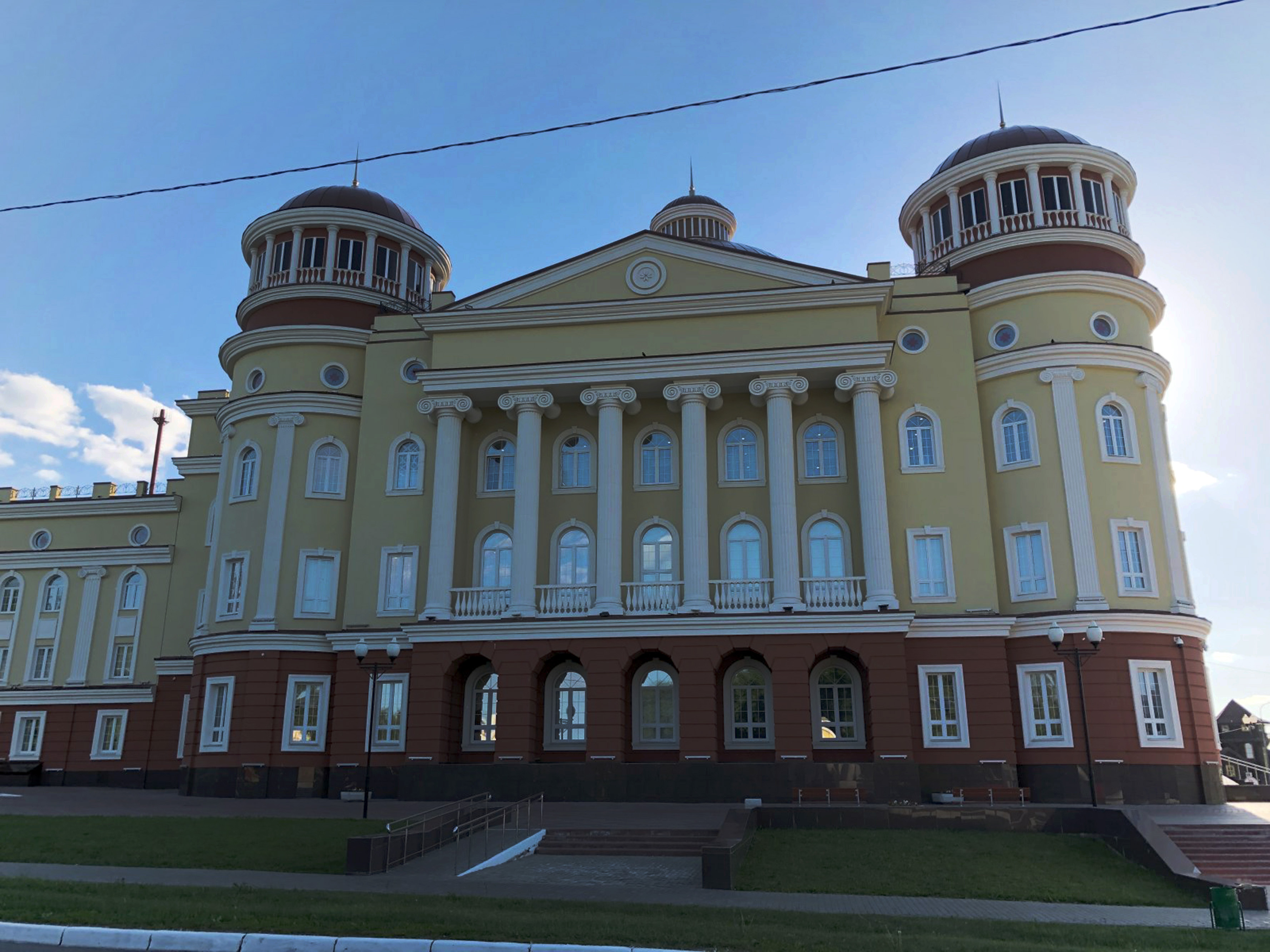 Музеи саранска. Мордовский Республиканский Объединенный краеведческий музей. Мордовский Республиканский краеведческий музей им и.д Воронина. Краеведческий музей Воронина Саранск. Мордовский краеведческий музей Саранск.